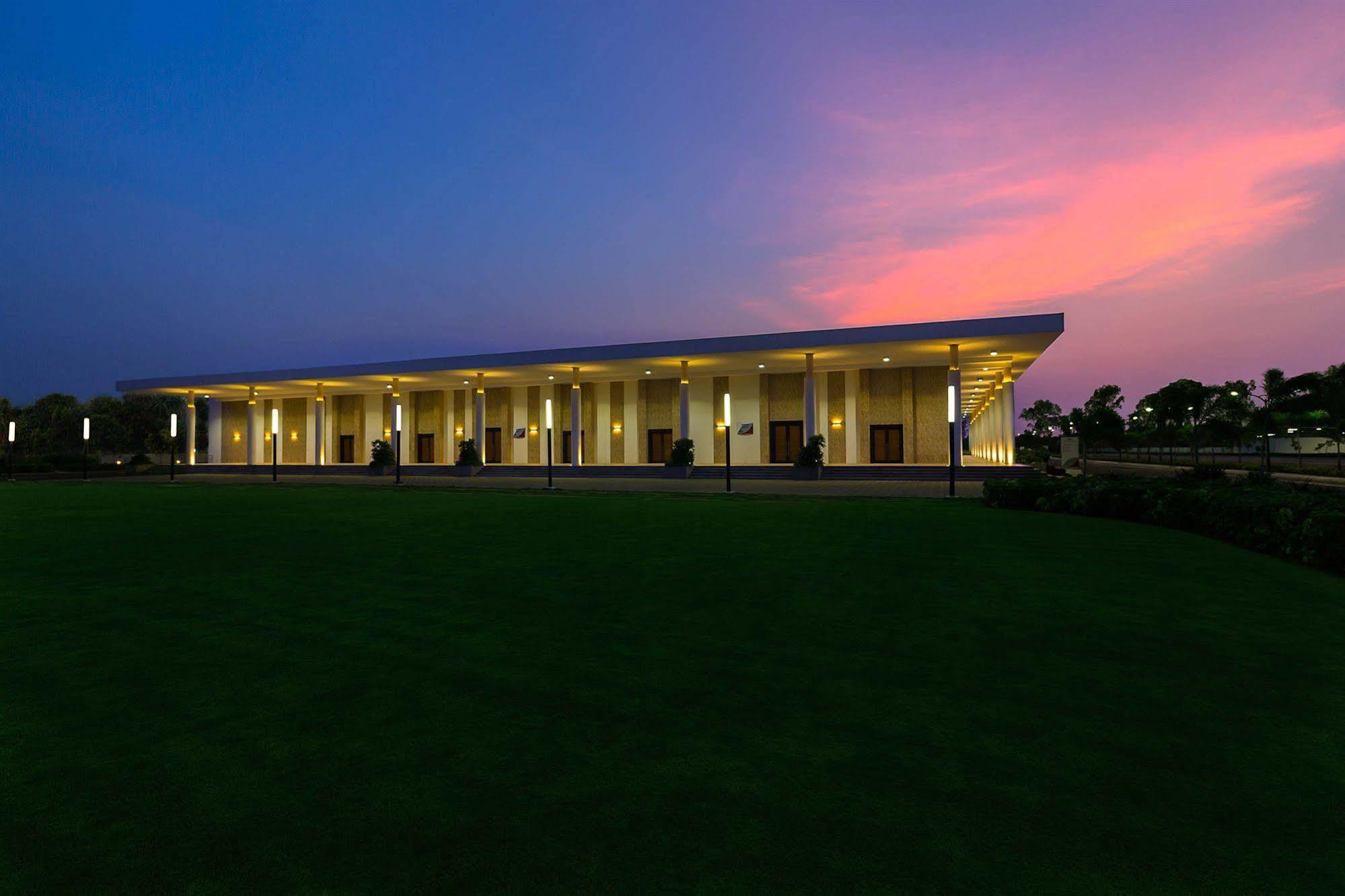 Confluence Banquets And Resort Mahabalipuram Exterior photo