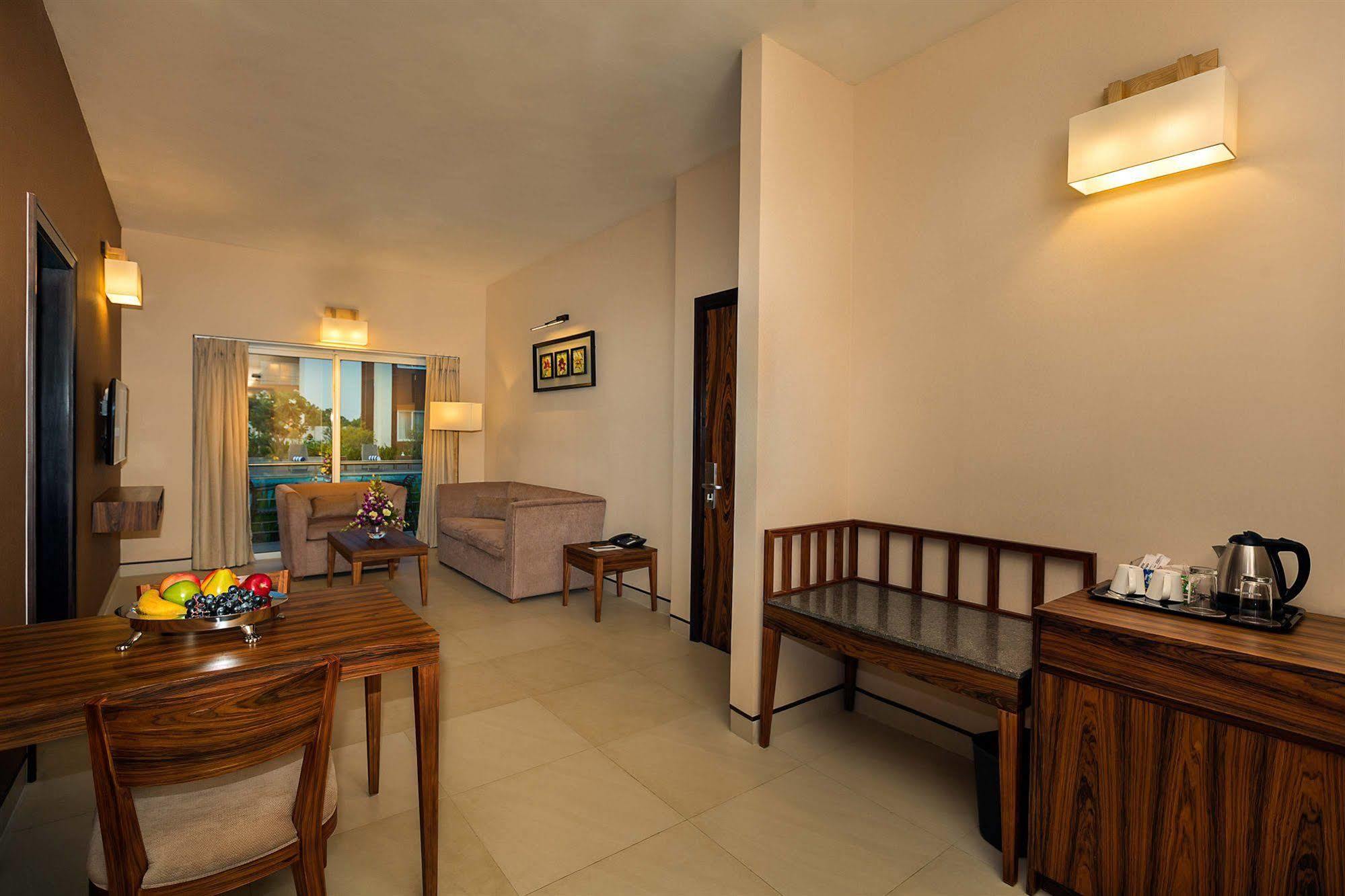 Confluence Banquets And Resort Mahabalipuram Exterior photo