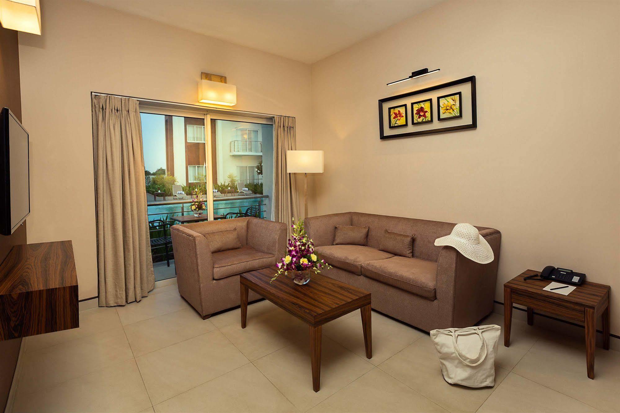 Confluence Banquets And Resort Mahabalipuram Exterior photo